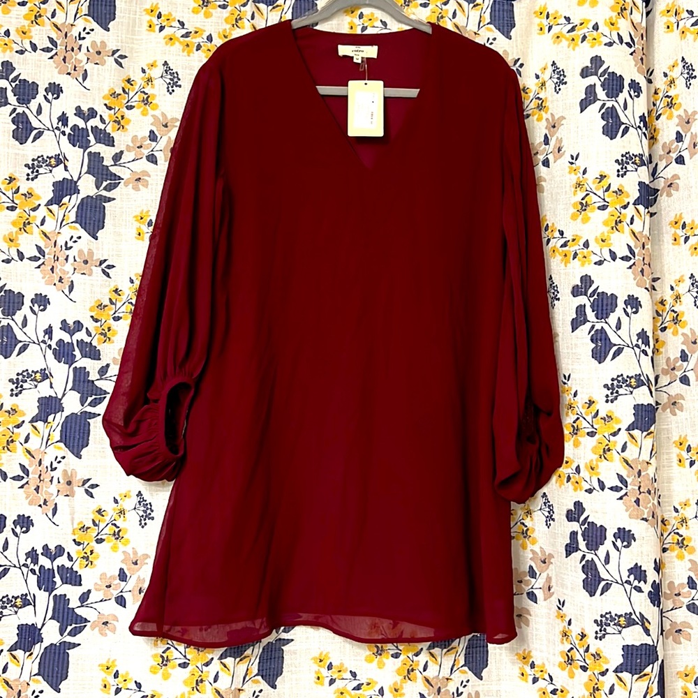 Sale! NWT- plum flowy dress 👗